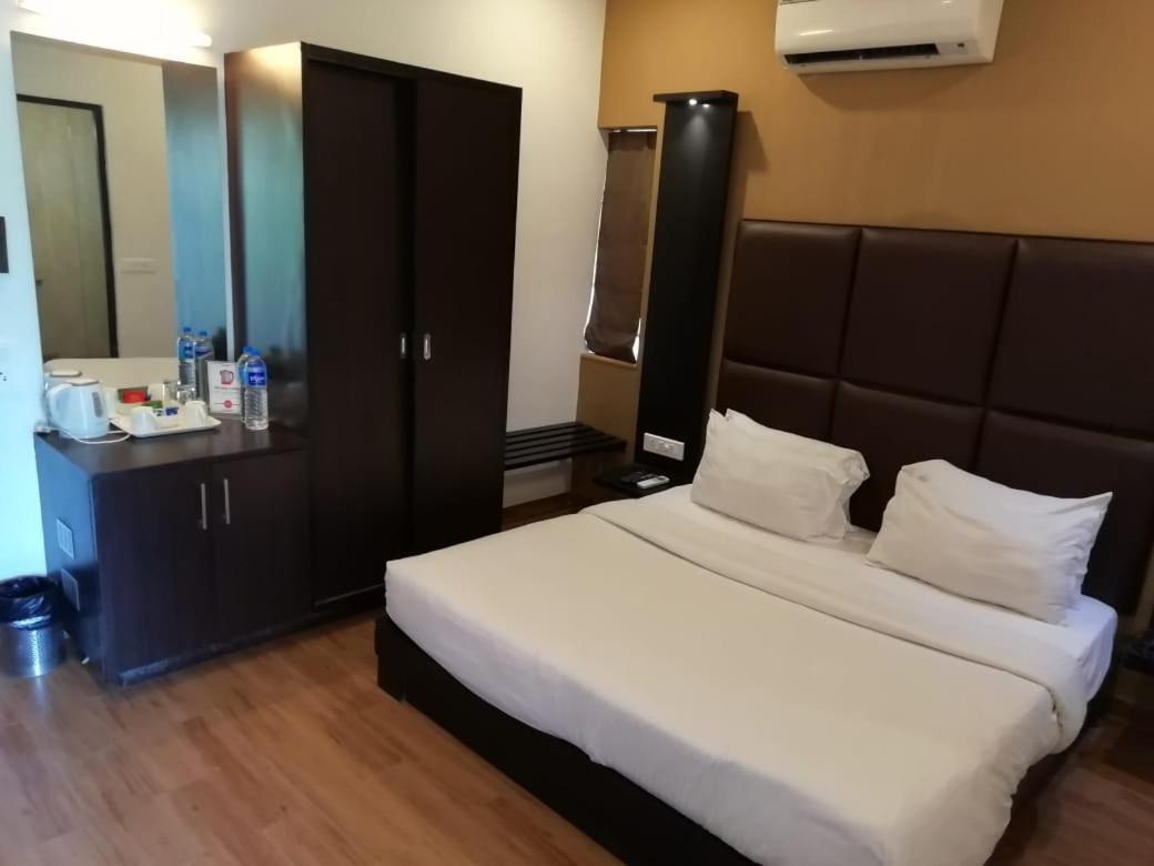 Sinq Beach Resort Calangute Dış mekan fotoğraf